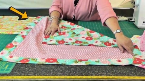 10-Minute Self Binding Baby Blanket With Jenny Doan | DIY Joy Projects and Crafts Ideas