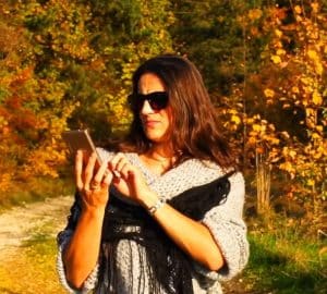 5 Signs Someone's Controlling Your Phone Secretly - DIY Joy