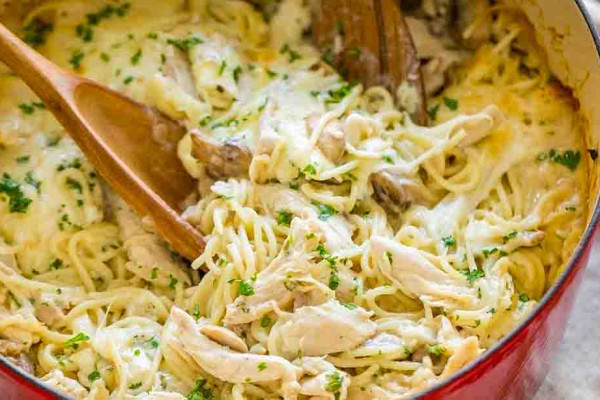Easy Chicken Tetrazzini Casserole Recipe