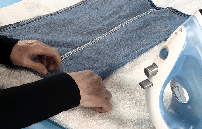 No Sewing Crafts Ideas That Are Cheap to Make - Inexpensive DIY Gift Ideas - Denim Placemats With Pocket