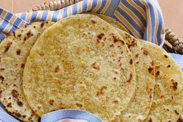 4-Ingredient Homemade Corn Tortillas Recipe