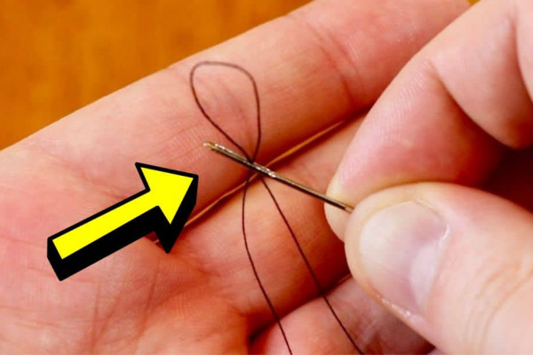 Easiest Way to Thread a Needle