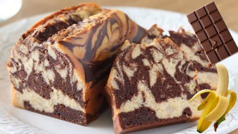 Easy Banana Marble Pound Cake Recipe | DIY Joy Projects and Crafts Ideas