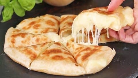 Easy No-Bake Potato Cheese Bread Recipe | DIY Joy Projects and Crafts Ideas