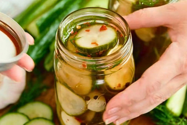 Easy Overnight Refrigerator Pickles