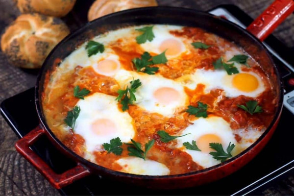 How to Make Viral Shakshuka From Scratch