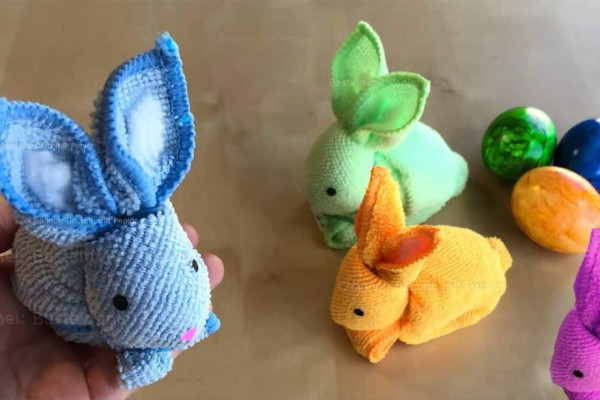 How to Make a Bunny With a Towel and Paper