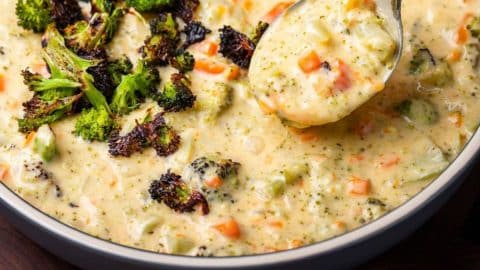35-Minute Broccoli Cheddar Soup | DIY Joy Projects and Crafts Ideas