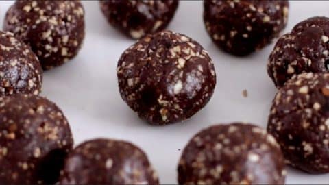 6-Ingredients Energy Balls | DIY Joy Projects and Crafts Ideas