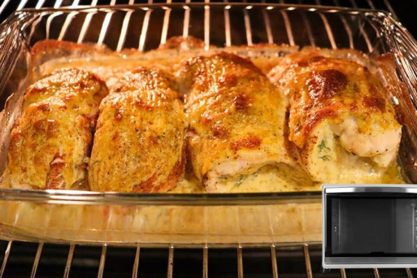 Cheesy Herb Baked Chicken Roll