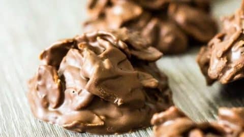 Chocolate Cornflake Cookies Recipe | DIY Joy Projects and Crafts Ideas