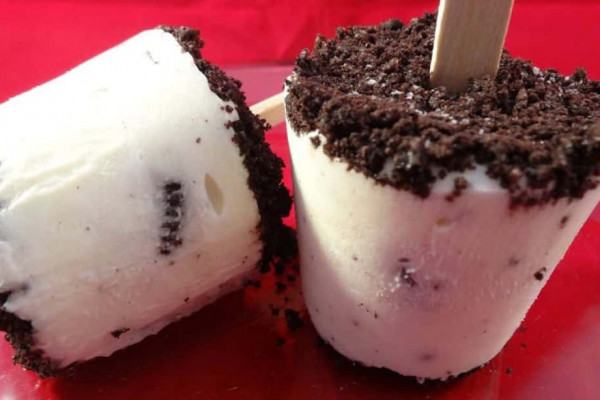 Cookies and Cream Pudding Pops