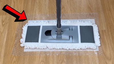 Easy Bubble Wrap Mop Cleaning Hack - DIY Joy
