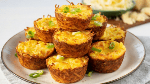 Easy Cheese Egg Hash Brown Cups Recipe | DIY Joy Projects and Crafts Ideas