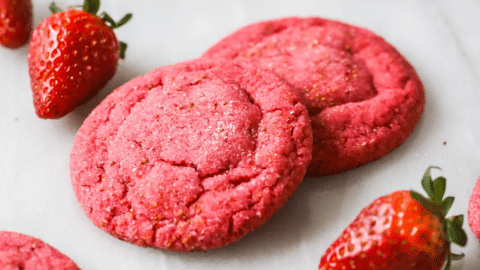 Easy Strawberry Sugar Cookies Recipe | DIY Joy Projects and Crafts Ideas
