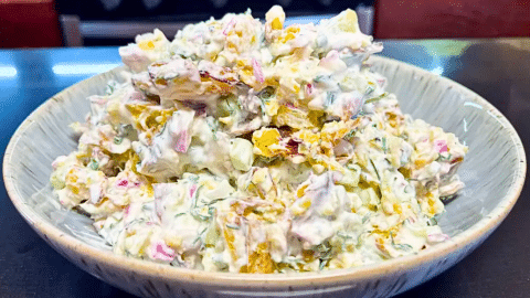 Easy-to-Make Crispy Smashed Potato Salad | DIY Joy Projects and Crafts Ideas