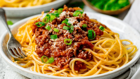 Family-Favorite Spaghetti Bolognese Recipe | DIY Joy Projects and Crafts Ideas