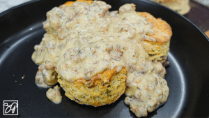 Grandma’s Easy Biscuits and Gravy Recipe