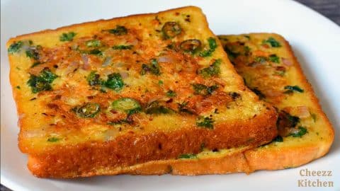 Spicy Bread Omelet Toast | DIY Joy Projects and Crafts Ideas