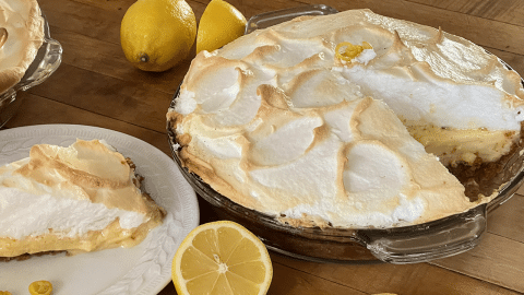Best Ever Lemon Icebox Pie Recipe | DIY Joy Projects and Crafts Ideas