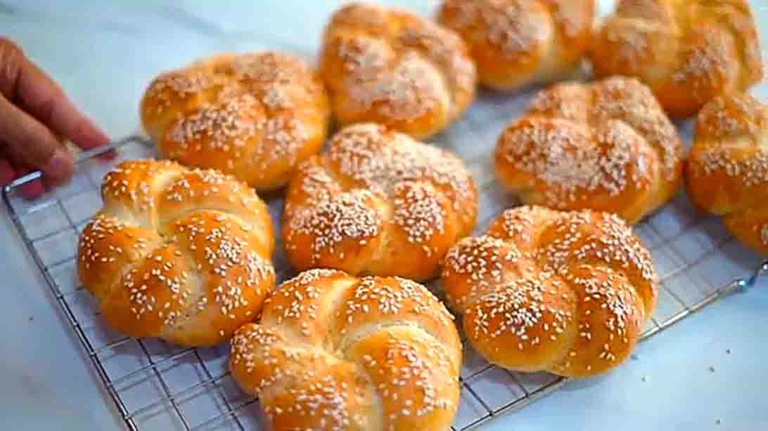 Soft Kaiser Dinner Rolls Recipe | DIY Joy Projects and Crafts Ideas