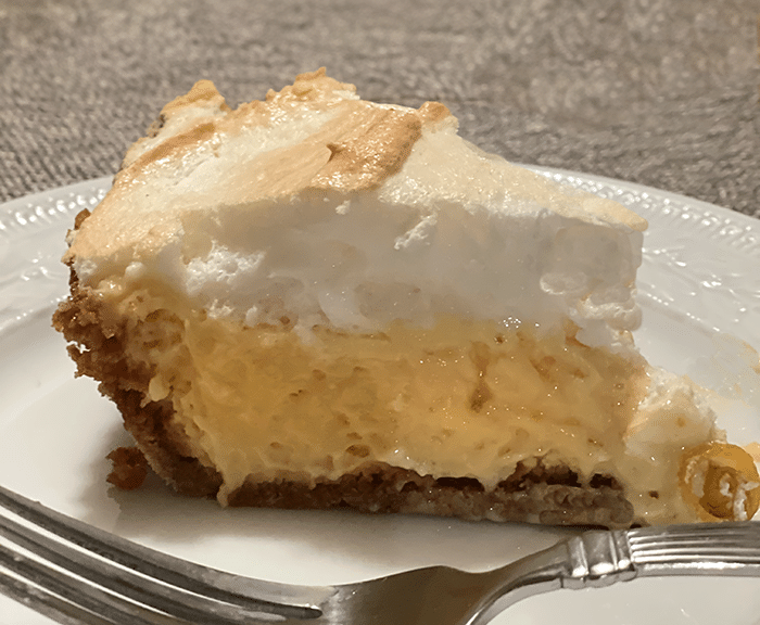 Best Lemon Pie Recipe - Easy Lemon Icebox Pie Made With Condesnsed Milk