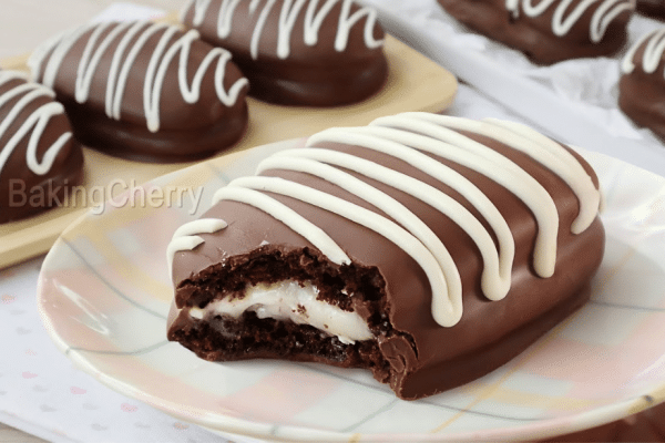 Easy Chocolate-Covered Mini Cakes Recipe