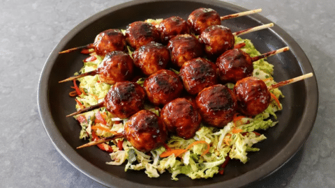 Easy Make-Ahead Grilled Chicken Meatballs Recipe | DIY Joy Projects and Crafts Ideas