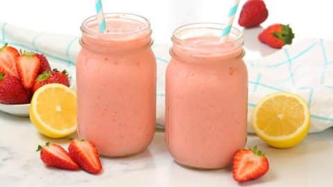 Frozen Strawberry Lemonade Slushy | DIY Joy Projects and Crafts Ideas