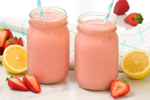 Frozen Strawberry Lemonade Slushy