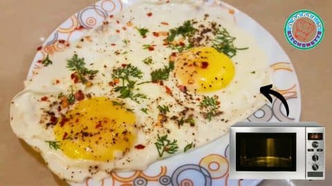 How to Cook the Perfect Microwave Egg in One Minute | DIY Joy Projects and Crafts Ideas