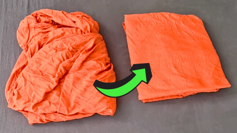 How to Fold a Bed Sheet in 12 Seconds | DIY Joy Projects and Crafts Ideas