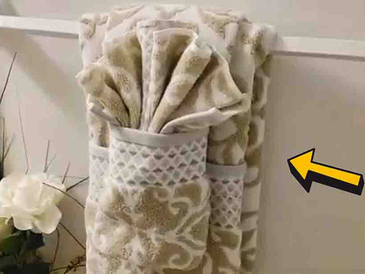 How to Fold Towels for Decorating Your Bathroom - DIY Joy, image size:1200x900