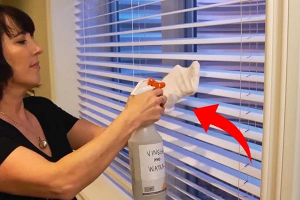 3 Simple Ways to Clean Window Blinds
