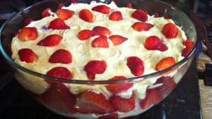 Easy and Delicious Strawberry Trifle Recipe