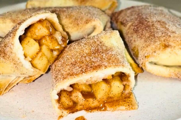 Air Fryer Tortilla Apple Cinnamon