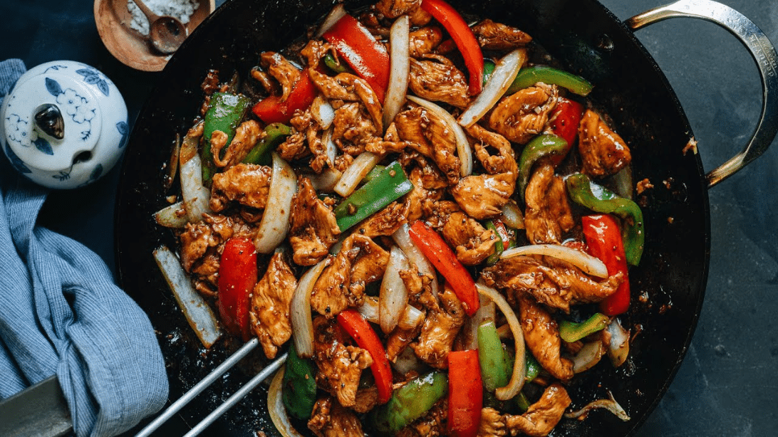 Easy Skillet Black Pepper Chicken Recipe | DIY Joy Projects and Crafts Ideas