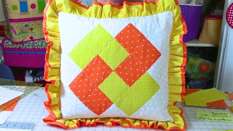 How to Make a Card Trick Quilt Block | DIY Joy Projects and Crafts Ideas