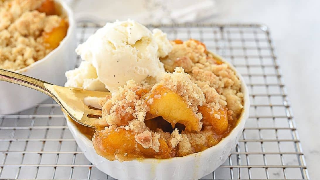 Peach Cobbler For Two | DIY Joy Projects and Crafts Ideas