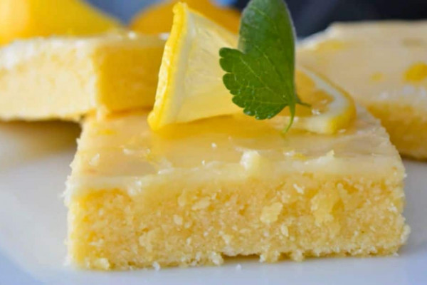 Quick and Easy Lemon Brownies Recipe