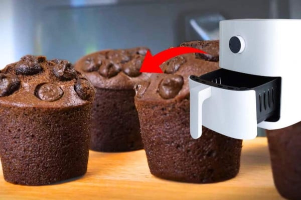 Super Moist Air Fryer Chocolate Cupcakes