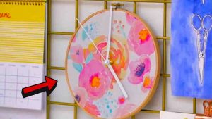 DIY Embroidery Hoop Clock