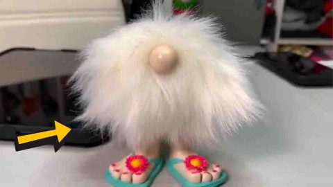 DIY Pompom Beach Gnome with Flip Flops | DIY Joy Projects and Crafts Ideas