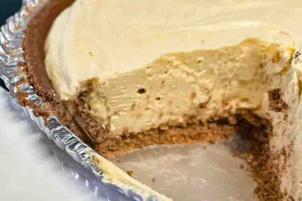 Easy Peanut Butter Chocolate Pie