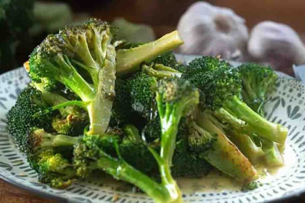 One-Pan Butter Garlic Broccoli Recipe