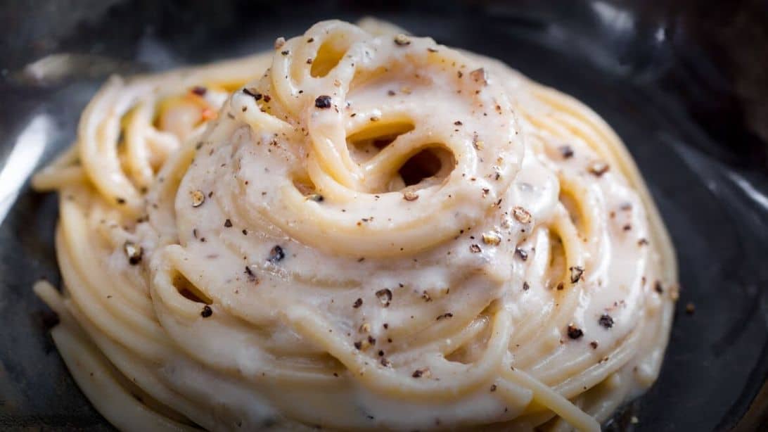 4-Ingredient Cacio E Pepe Recipe | DIY Joy Projects and Crafts Ideas