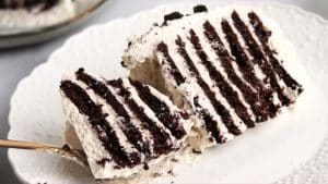 4-Ingredient Icebox Cake