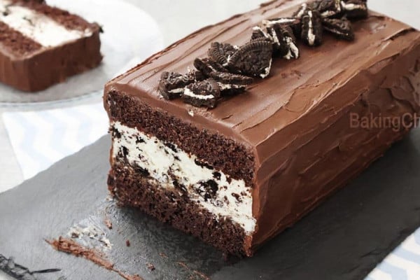 Chocolate Cookies and Cream Cake