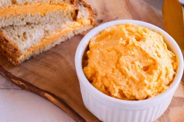 Easy Homemade Cheese Spread Recipe