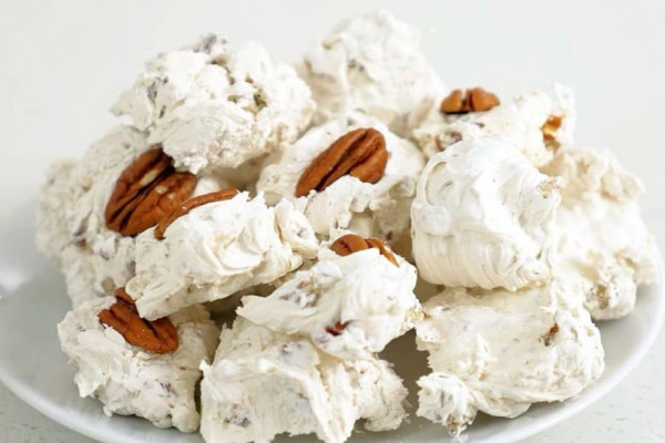 Old-Fashioned Divinity Candy Recipe - 1